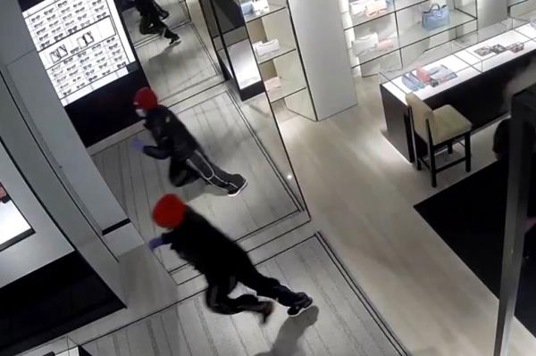 MPD is offering a $1,000 reward for information leading to the arrest of the suspects.