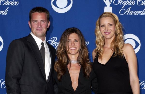 Perry, Aniston and Lisa Kudrow attend the 29th Annual People's Choice Awards in 2003.