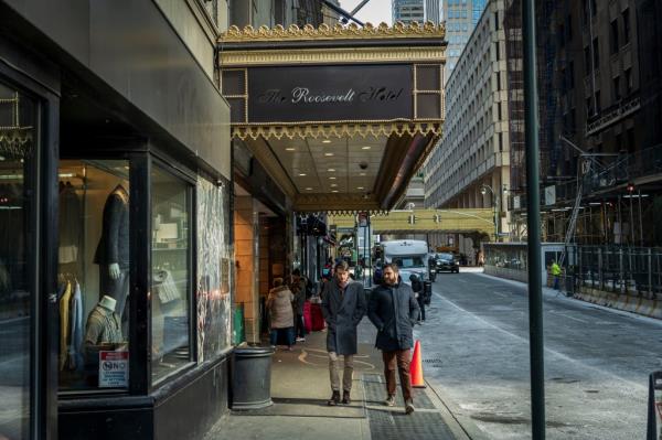 Migrant shelter for asylum seekers</p>

<p>　　in the former Roosevelt Hotel