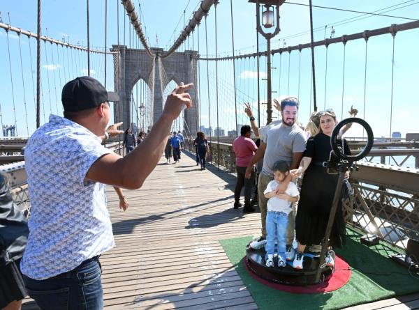 In May 2023, a proposed rule was brought up to ban all vending on the city’s bridges.</p>

<p>　　