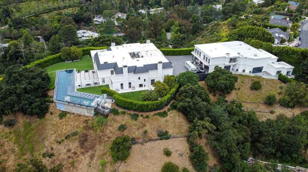 Bennifer bought this mansion for $60 million in 2023