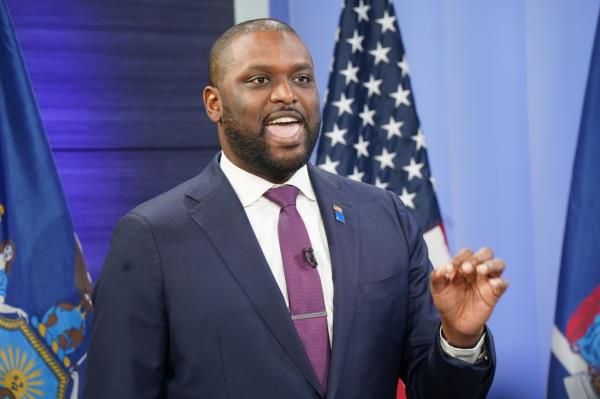 Ex-Co<em></em>ngressman Mo<em></em>ndaire Jo<em></em>nes is a democrat who worked as a litigator in the Westchester County Attorney’s Office.