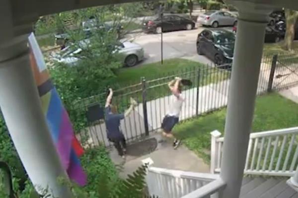 man fights off burglar with frying pan