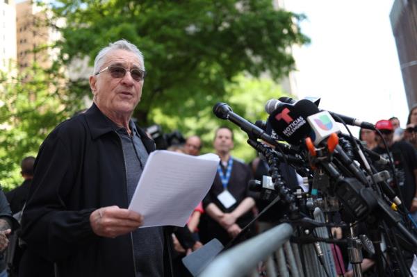 Robert De Niro speaks at press conference