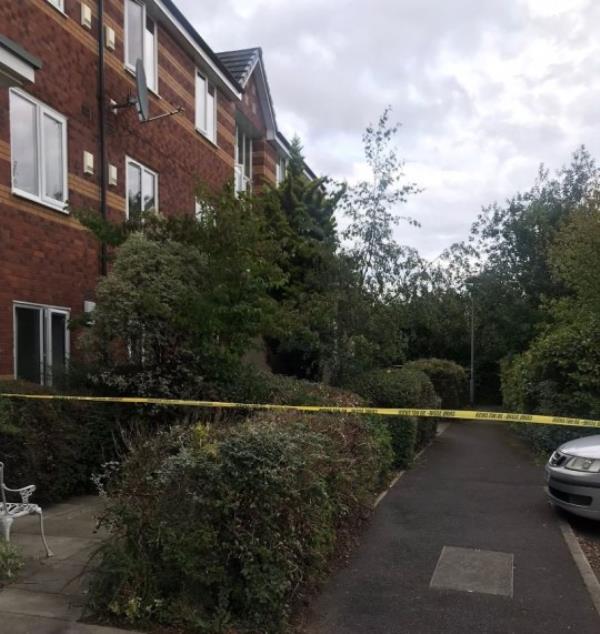 Horrified residents heard blood-curdling screams for help as a family were knifed in a 'targeted' triple stabbing in Salford by three men in balaclavas on Friday afternoon (August 19). Emergency services flooded the scene on Velour Close at around 2.30pm wher<em></em>e a woman and two men were found to have sustained stab wounds. Moments before, witnesses reported hearing a 'commotion' in a nearby apartment before seeing three masked individuals fleeing the scene in a car.