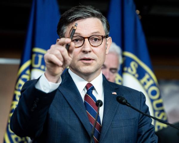 House Speaker Mike Johnson (R-LA) calls on a reporter at a press co<em></em>nference at the U.S. Capitol.</p>

<p>　　House Speaker Mike Johnson at a Press Co<em></em>nference in Washington, D.C.