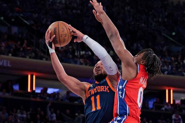 Jalen Brunson struggled for most of Game 2 against the 76ers.