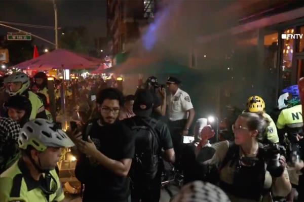 An angry mob stormed into the restaurant Bird and Hand on Broadway and West 146th Street as stunned patrons looked on.