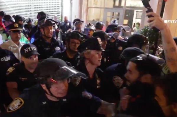 An angry mob stormed into the restaurant Bird and Hand on Broadway and West 146th Street as stunned patrons looked on.