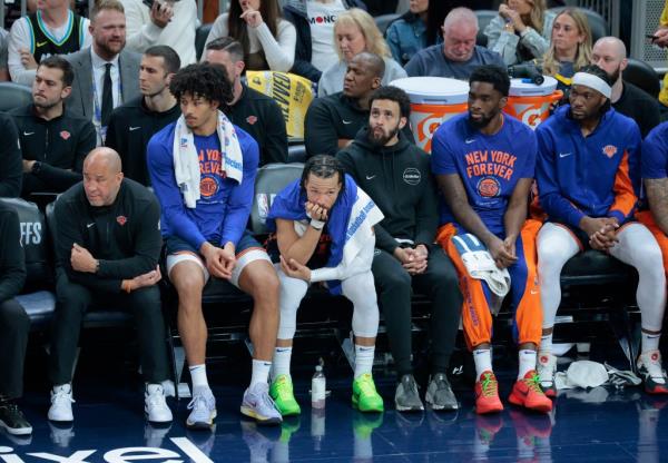 Jalen Brunson and the Knicks starters were pulled for the fourth quarter during Sunday's Game 4 loss to the Pacers.