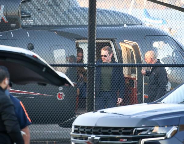 Melinda Gates arrives to New York by private helicopter holding hands with her new boyfriend Philip Vaughn.