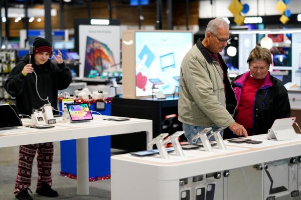 Customers at Best Buy