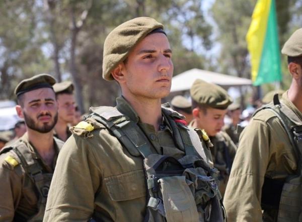 In June, Savetsky operated on an IDF soldier named David who suffered injuries to his face during the attack.</p>

<p>　　