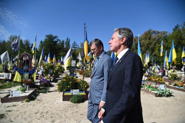 Bl<em></em>inken at the city’s Berkovetske cemetery to commemorate members of the Ukrainian armed forces who lost their lives defending the country.