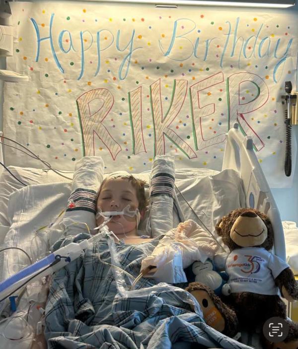 Riker suddenly complained a<em></em>bout a terrible headache and began shrieking in pain during the trip.