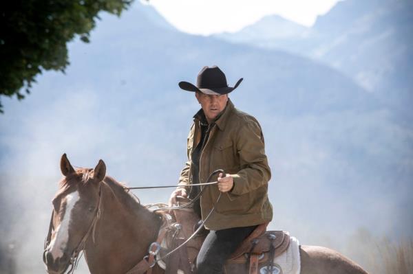 Kevin Costner as rancher John Dutton in 