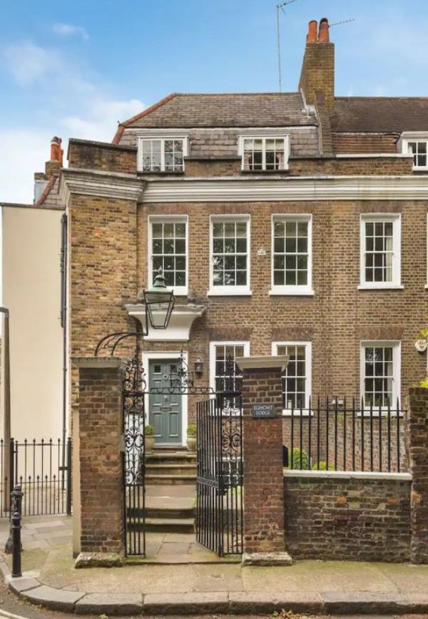 This Lo<em></em>ndon Airbnb is officially one of the most-loved in the world