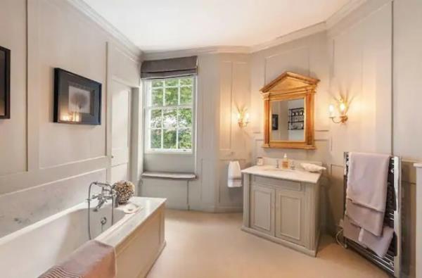 This Lo<em></em>ndon Airbnb is officially one of the most-loved in the world