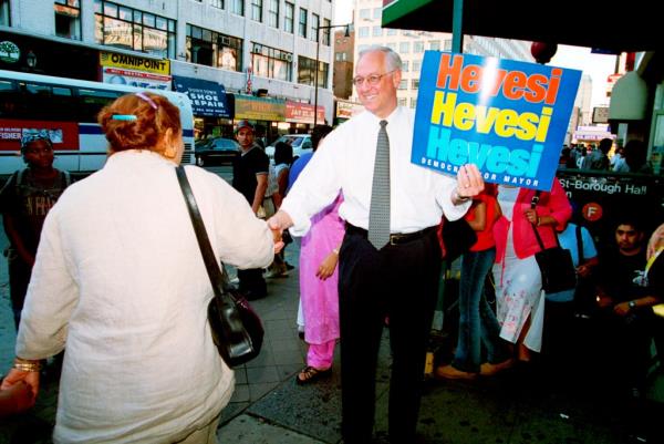 Hevesi ran for mayor unsuccessfully in 2001.