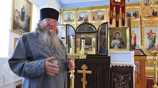 Archpriest Nikolai Kotelnikov, 66, was killed during an attack in Derbent, Dagestan.