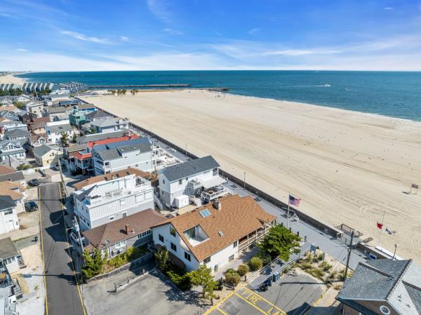 point pleasant beach house that plays frank sinatra