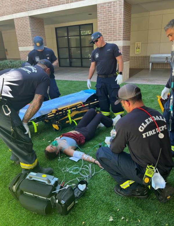 19-year-old Mara Daffron was taken to the hospital and underwent surgery after the attack.</p>

<p>　　