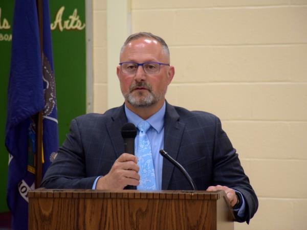 O'Hara, pictured at a school board meeting.