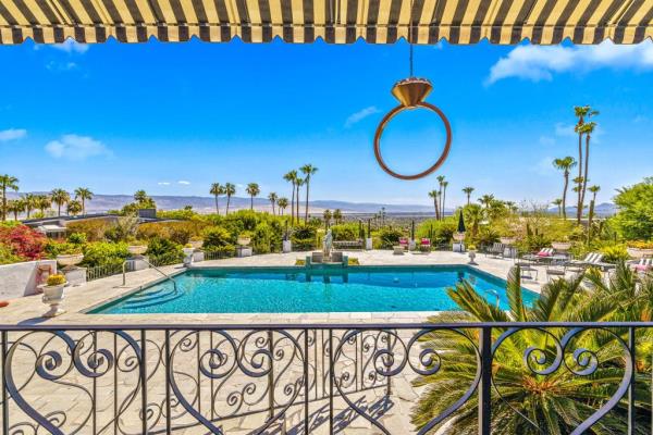 zsa zsa gabor palm springs home finds buyer