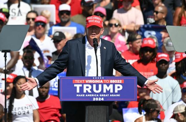 Do<em></em>nald Trump speaks during a campaign rally at the Historic Greenbrier Farms in Chesapeake, Virginia, on July 28, 2024.