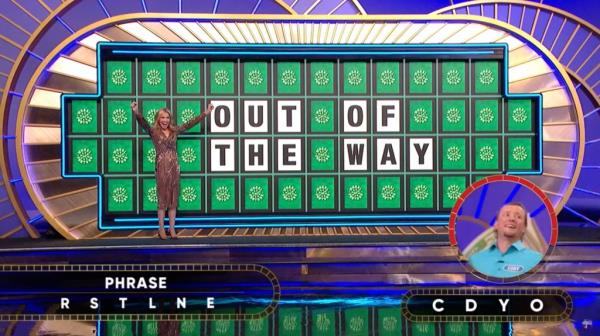 Vanna White had to hold back her joy for co<em></em>ntestant Cody Hunger as she waited for Ryan Seacrest to officially declare he solved his bo<em></em>nus puzzle correctly.