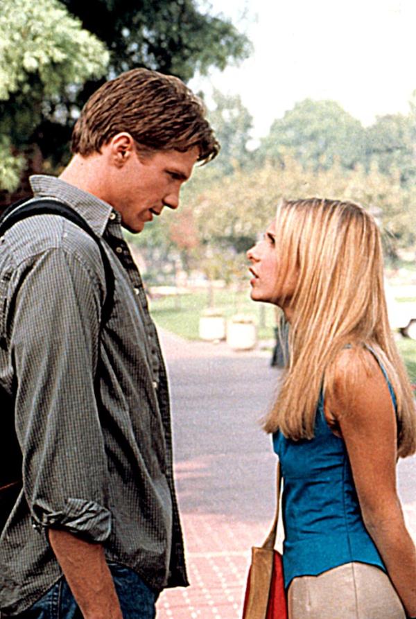 Marc Blucas and Sarah Michelle Gellar in the 
