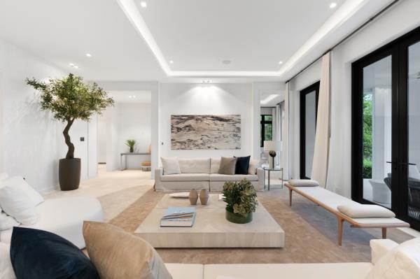 Breezy interiors lend a modern Miami vibe 