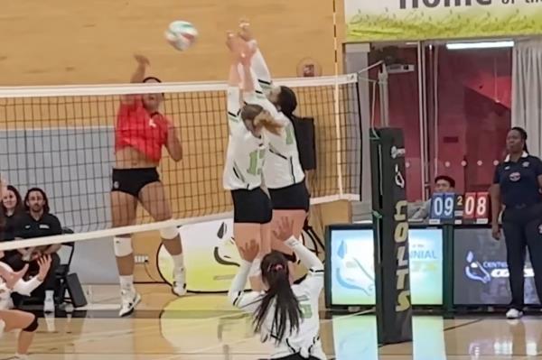 Volleyball players on Canadian women's teams