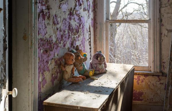 A deteriorated hallway 