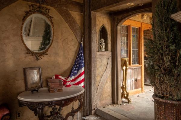 An American flag sits in between rooms.