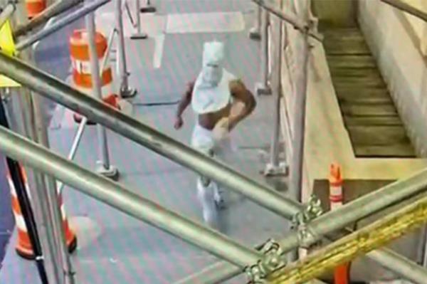 Video shortly after Michael Stuhlbarg was attacked; suspect running away on the sidewalk as the actor tries to follow from the bike lane.  