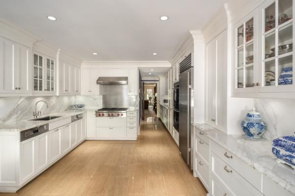 The kitchen inside 239 E. 61st St.