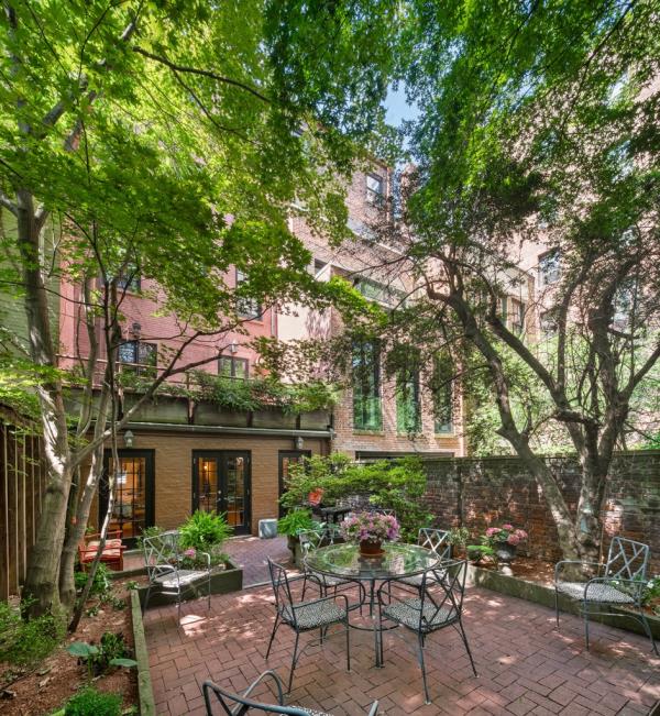 The outside patio at 239 E. 61st St.