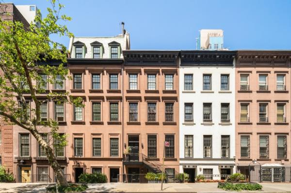 Exterior of 239 E. 61st St.