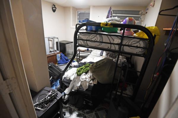Federal agents raiding a home in Bronx, arresting illegal migrant squatters and co<em></em>nfiscating a stash of guns and drugs