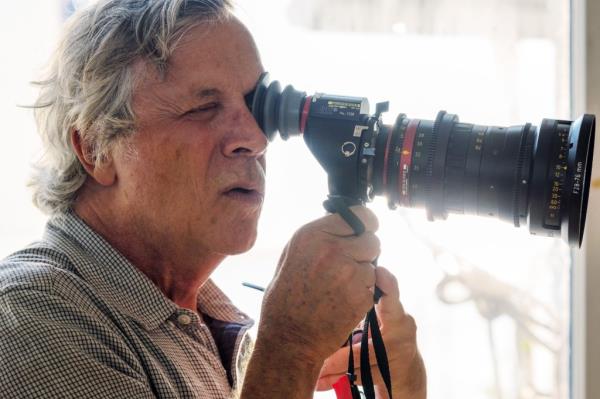 Director Todd Haynes, on the set of 