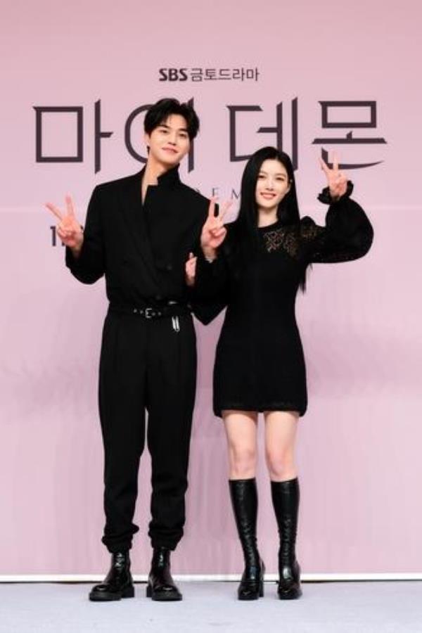 Song Kang (L) and Kim Yoo-jung pose for photos at a press event for the upcoming television series 