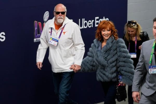Reba McEntire and Rex Linn