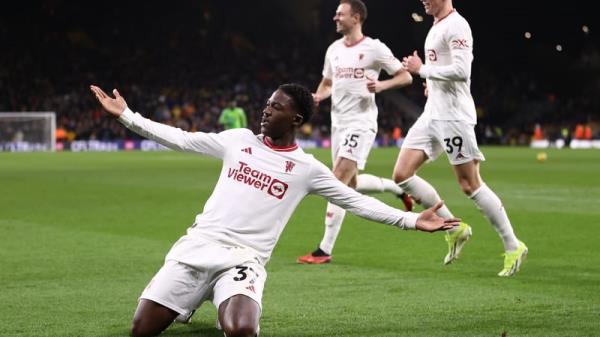 Kobbie Mainoo of Manchester United celebrates his winner
