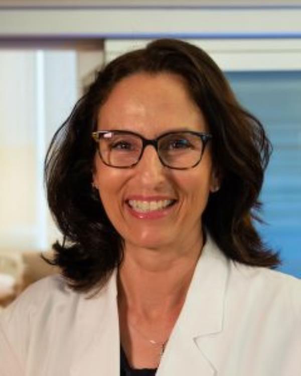 Dr. Jennifer Kanaan portrait