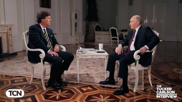 Russian President Vladimir Putin speaks during an interview with U.S. television host Tucker Carlson, in Moscow</p>

<p>　　