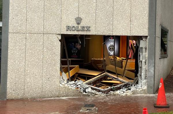 Brombergs Jewely Store Crash
